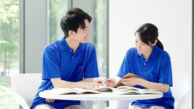 【Q1】保険外の介護サービスに関する知識や情報収集の方法がわかりません